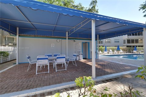 Condominio en alquiler en Tamarac, Florida, 1 dormitorio, 69.68 m2 № 1975681 - foto 19