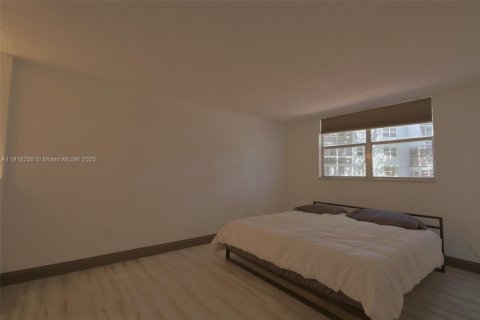 Condominio en alquiler en Tamarac, Florida, 1 dormitorio, 69.68 m2 № 1975681 - foto 9