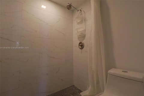 Condominio en alquiler en Tamarac, Florida, 1 dormitorio, 69.68 m2 № 1975681 - foto 15