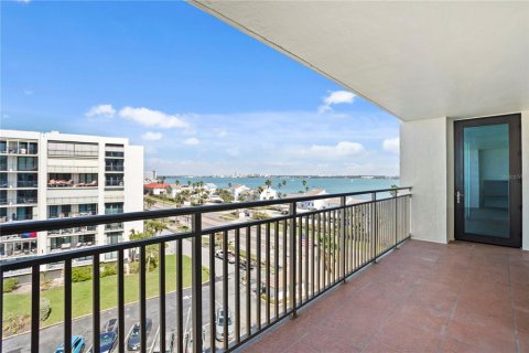 Condo in Clearwater, Florida, 2 bedrooms  № 2391496 - photo 30