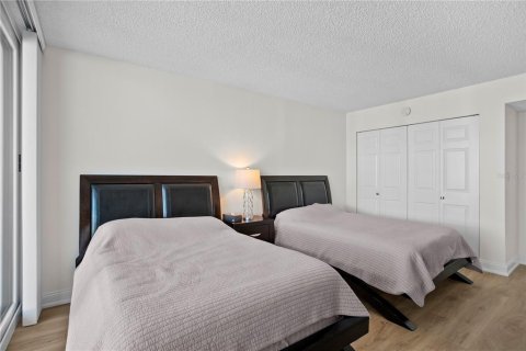 Condo in Clearwater, Florida, 2 bedrooms  № 2391496 - photo 23