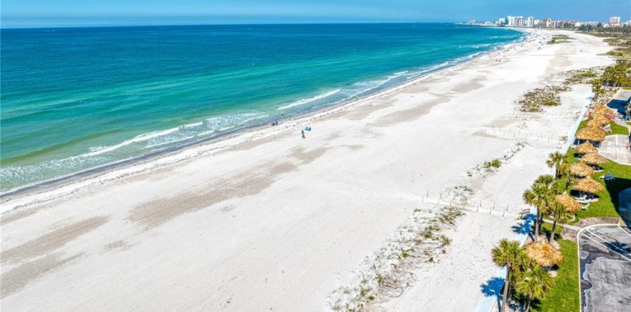 Condo in Clearwater, Florida, 2 bedrooms  № 2391496