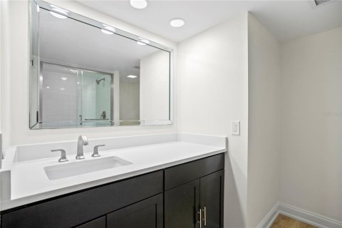 Condo in Clearwater, Florida, 2 bedrooms  № 2391496 - photo 18