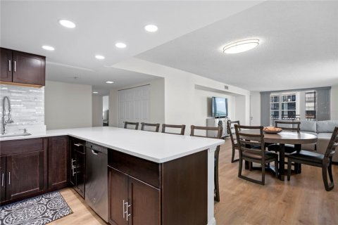 Condo in Clearwater, Florida, 2 bedrooms  № 2391496 - photo 6