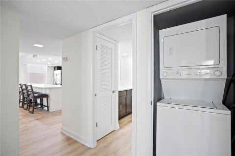 Condo in Clearwater, Florida, 2 bedrooms  № 2391496 - photo 20