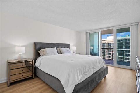Condo in Clearwater, Florida, 2 bedrooms  № 2391496 - photo 24