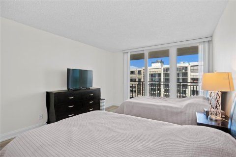 Condo in Clearwater, Florida, 2 bedrooms  № 2391496 - photo 22