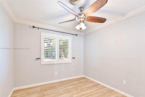 Casa en venta en Palmetto Bay, Florida, 5 dormitorios, 297.29 m2 № 1939851 - foto 28