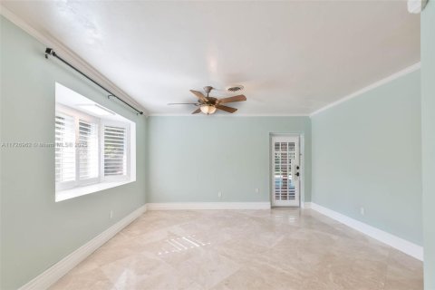 House in Palmetto Bay, Florida 5 bedrooms, 297.29 sq.m. № 1939851 - photo 25
