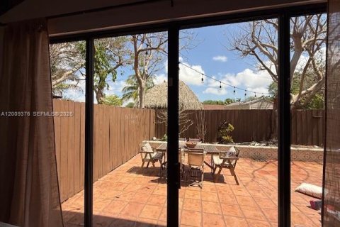 Touwnhouse à louer à Miami, Floride: 2 chambres, 100.33 m2 № 2072418 - photo 18