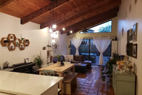 Touwnhouse à Miami, Floride 2 chambres, 100.33 m2 № 2072418