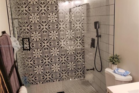Touwnhouse à louer à Miami, Floride: 2 chambres, 100.33 m2 № 2072418 - photo 10