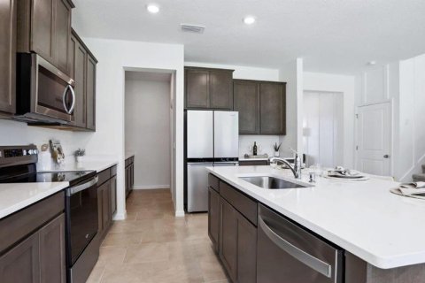 Villa ou maison à vendre à Zephyrhills, Floride: 4 chambres, 307.79 m2 № 1778563 - photo 7
