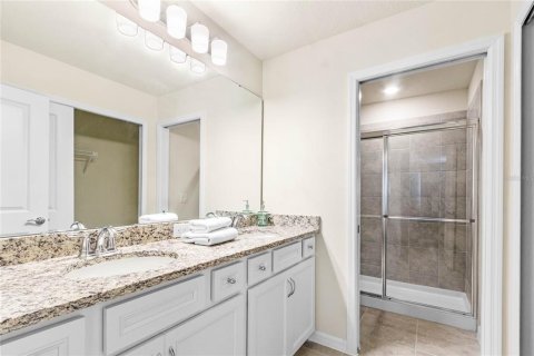 Townhouse in Davenport, Florida 5 bedrooms, 212.1 sq.m. № 1609668 - photo 13