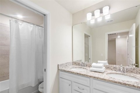 Townhouse in Davenport, Florida 5 bedrooms, 212.1 sq.m. № 1609668 - photo 21