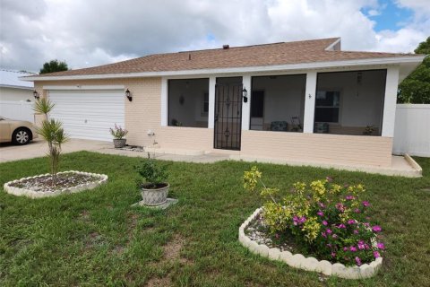 House in Kissimmee, Florida 3 bedrooms, 141.49 sq.m. № 2302201