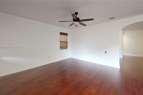 Villa ou maison à vendre à Miami, Floride: 4 chambres, 210.42 m2 № 1924533 - photo 14