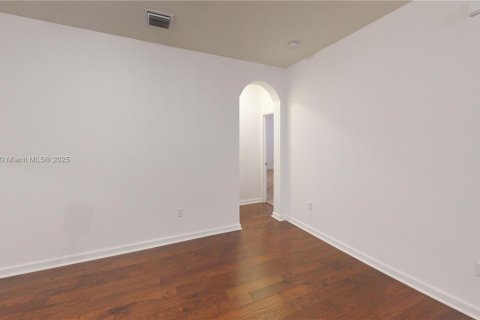 Villa ou maison à vendre à Miami, Floride: 4 chambres, 210.42 m2 № 1924533 - photo 17