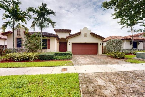Villa ou maison à vendre à Miami, Floride: 4 chambres, 210.42 m2 № 1924533 - photo 1