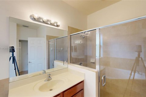 Villa ou maison à vendre à Miami, Floride: 4 chambres, 210.42 m2 № 1924533 - photo 25