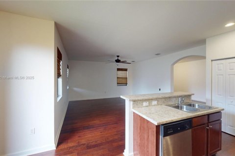 Villa ou maison à vendre à Miami, Floride: 4 chambres, 210.42 m2 № 1924533 - photo 6