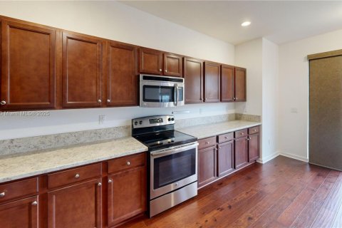 Villa ou maison à vendre à Miami, Floride: 4 chambres, 210.42 m2 № 1924533 - photo 4