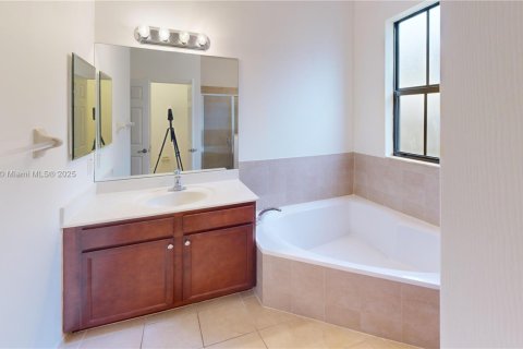 Villa ou maison à vendre à Miami, Floride: 4 chambres, 210.42 m2 № 1924533 - photo 27