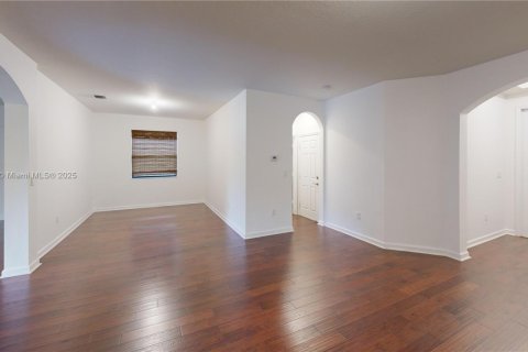 Villa ou maison à vendre à Miami, Floride: 4 chambres, 210.42 m2 № 1924533 - photo 3