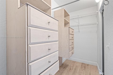 Купить таунхаус в Уэст-Палм-Бич, Флорида 3 спальни, 144.93м2, № 1947268 - фото 11