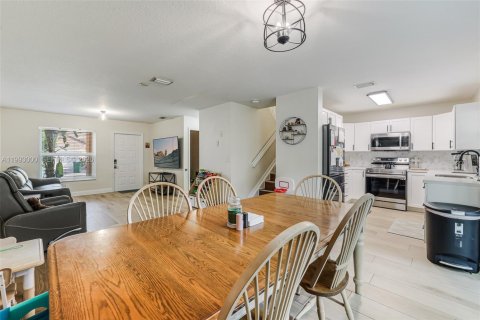 Adosado en venta en Miramar, Florida, 2 dormitorios, 117.99 m2 № 2059109 - foto 14