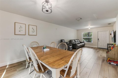 Adosado en venta en Miramar, Florida, 2 dormitorios, 117.99 m2 № 2059109 - foto 13