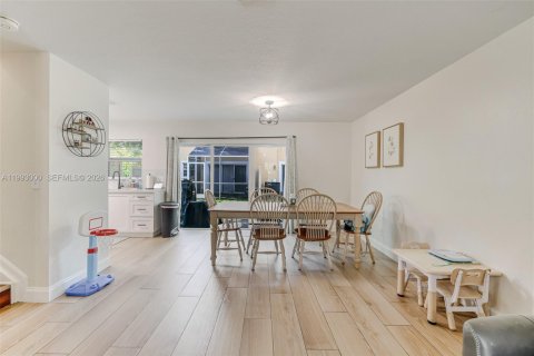 Adosado en venta en Miramar, Florida, 2 dormitorios, 117.99 m2 № 2059109 - foto 10