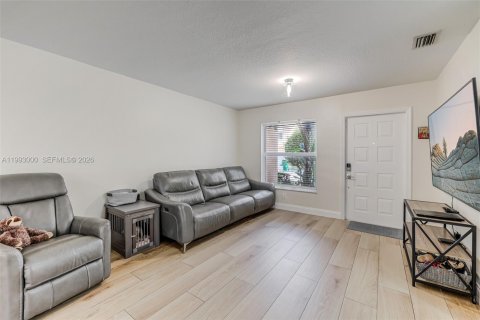 Adosado en venta en Miramar, Florida, 2 dormitorios, 117.99 m2 № 2059109 - foto 6