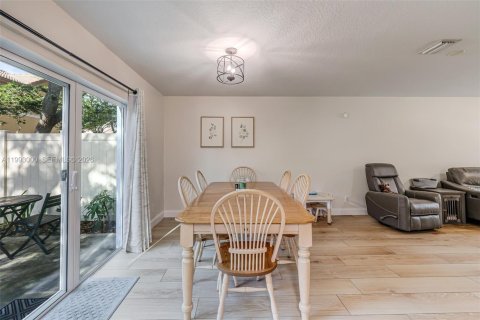 Adosado en venta en Miramar, Florida, 2 dormitorios, 117.99 m2 № 2059109 - foto 12