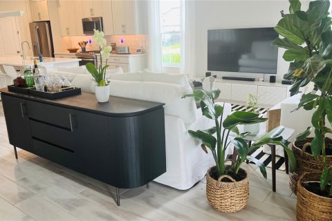 House in Winter Garden, Florida 4 bedrooms, 260.78 sq.m. № 2218630 - photo 9