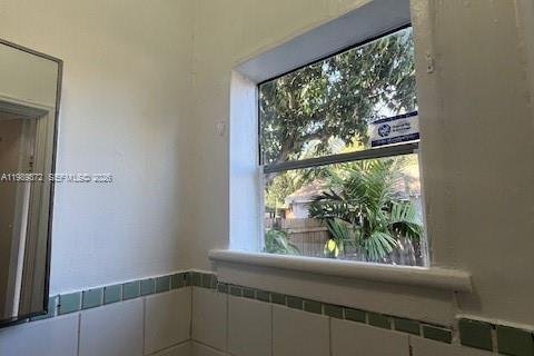 Villa ou maison à louer à North Miami Beach, Floride: 1 chambre, 249.35 m2 № 2051507 - photo 12