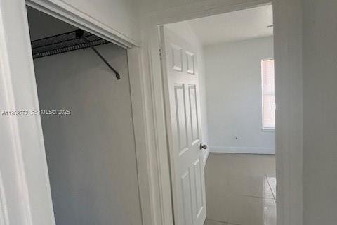 Villa ou maison à louer à North Miami Beach, Floride: 1 chambre, 249.35 m2 № 2051507 - photo 25