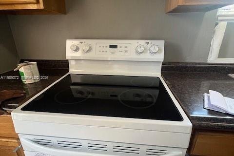 Villa ou maison à louer à North Miami Beach, Floride: 1 chambre, 249.35 m2 № 2051507 - photo 9