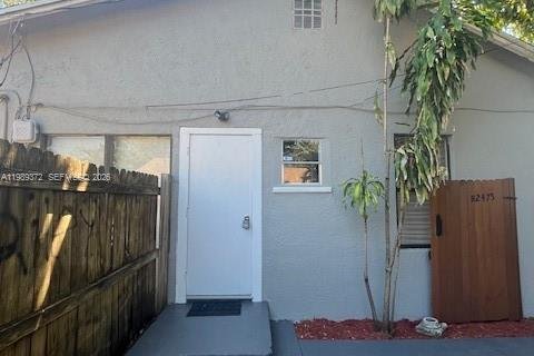 Villa ou maison à louer à North Miami Beach, Floride: 1 chambre, 249.35 m2 № 2051507 - photo 2