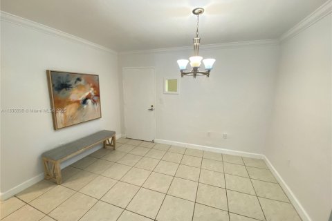 Condominio en venta en Pinecrest, Florida, 1 dormitorio, 79.15 m2 № 1940253 - foto 6