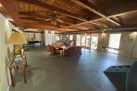 Condominio en venta en Pinecrest, Florida, 1 dormitorio, 79.15 m2 № 1940253 - foto 28