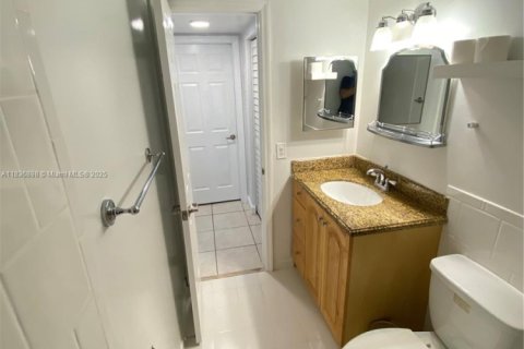 Condominio en venta en Pinecrest, Florida, 1 dormitorio, 79.15 m2 № 1940253 - foto 11