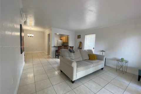 Condominio en venta en Pinecrest, Florida, 1 dormitorio, 79.15 m2 № 1940253 - foto 7