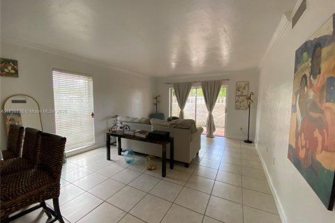 Condominio en venta en Pinecrest, Florida, 1 dormitorio, 79.15 m2 № 1940253 - foto 23