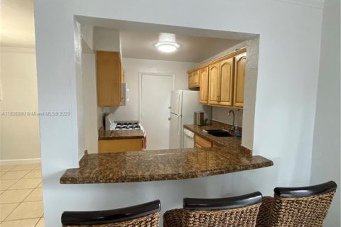 Condominio en venta en Pinecrest, Florida, 1 dormitorio, 79.15 m2 № 1940253 - foto 19