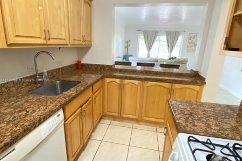 Condominio en venta en Pinecrest, Florida, 1 dormitorio, 79.15 m2 № 1940253 - foto 20