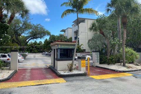 Condominio en venta en Pinecrest, Florida, 1 dormitorio, 79.15 m2 № 1940253 - foto 2