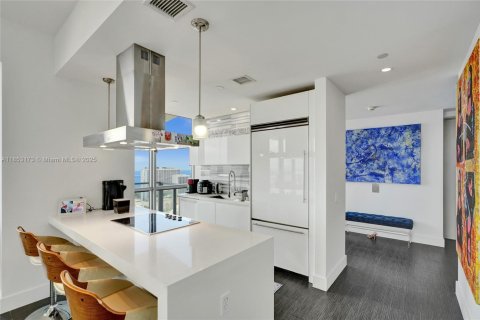 Condominio en venta en Miami, Florida, 2 dormitorios, 153.01 m2 № 1872352 - foto 6