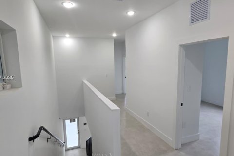 House in Pompano Beach, Florida 4 bedrooms № 1996797 - photo 17