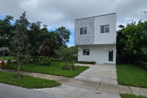 House in Pompano Beach, Florida 4 bedrooms № 1996797 - photo 11